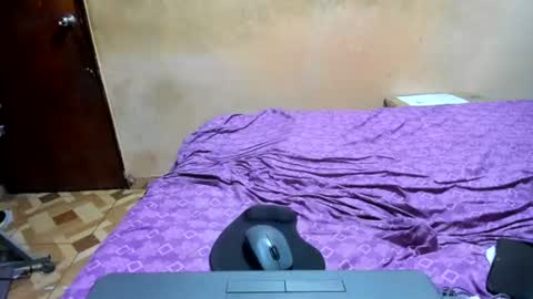 nakedlima online show from July 2026 06:29:01 PM