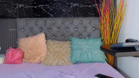 Snapshot of nalaroy chatting on February 2025 05:41:01 AM NALAROY online show from February 2025 05:41:01 AM