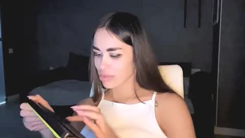 Lady online show from May 2026 06:48:01 PM