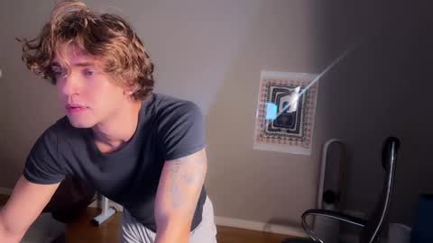 Georges online show from December 2024 08:42:01 PM