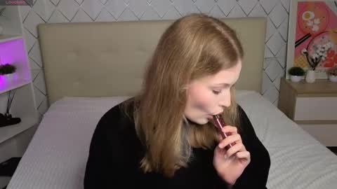 Maeve online show from September 2025 02:43:02 PM