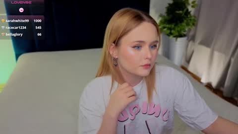 Maeve online show from October 2025 08:41:01 PM