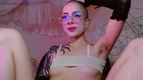 Snapshot of nanaxnana chatting on February 2025 04:11:01 AM Alma Maria online show from February 2025 04:11:01 AM