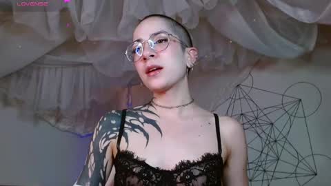 Snapshot of nanaxnana chatting on February 2025 09:39:02 AM Alma Maria online show from February 2025 09:39:02 AM