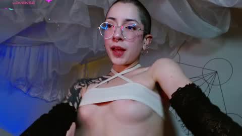 Snapshot of nanaxnana chatting on February 2025 08:28:02 AM Alma Maria online show from February 2025 08:28:02 AM