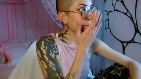 Snapshot of nanaxnana chatting on December 2025 06:47:01 PM Alma Maria online show from December 2025 06:47:01 PM