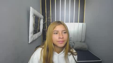 Snapshot of nancy_blonde chatting on April 2026 11:53:01 AM nancy blonde online show from April 2026 11:53:01 AM