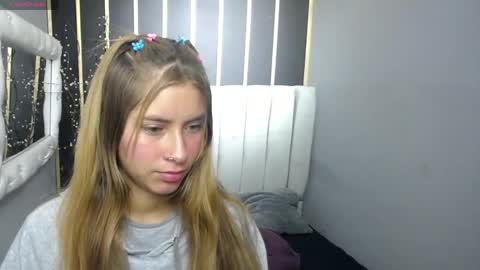 Snapshot of nancy_blonde chatting on April 2026 12:40:01 PM nancy blonde online show from April 2026 12:40:01 PM