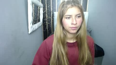 Snapshot of nancy_blonde chatting on April 2026 12:47:01 PM nancy blonde online show from April 2026 12:47:01 PM