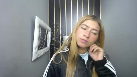 Snapshot of nancy_blonde chatting on April 2026 12:44:02 PM nancy blonde online show from April 2026 12:44:02 PM