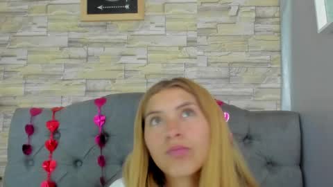 Snapshot of nancy_blonde chatting on May 2026 03:34:01 AM nancy blonde online show from May 2026 03:34:01 AM