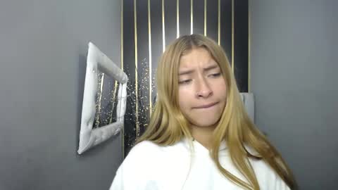 Snapshot of nancy_blonde chatting on May 2026 12:21:02 PM nancy blonde online show from May 2026 12:21:02 PM