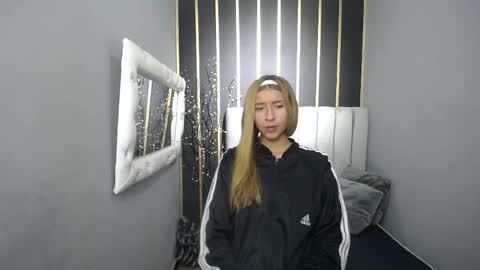 Snapshot of nancy_blonde chatting on May 2026 01:06:01 PM nancy blonde online show from May 2026 01:06:01 PM
