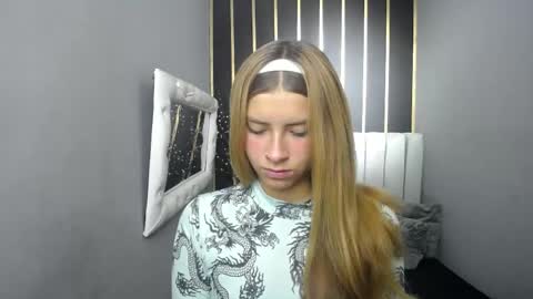 Snapshot of nancy_blonde chatting on May 2026 12:45:01 PM nancy blonde online show from May 2026 12:45:01 PM