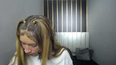 Snapshot of nancy_blonde chatting on May 2026 01:10:02 PM nancy blonde online show from May 2026 01:10:02 PM