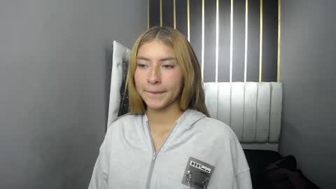 Snapshot of nancy_blonde chatting on May 2026 12:01:01 PM nancy blonde online show from May 2026 12:01:01 PM