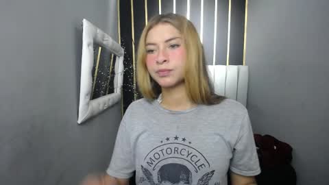 Snapshot of nancy_blonde chatting on May 2026 12:46:01 PM nancy blonde online show from May 2026 12:46:01 PM