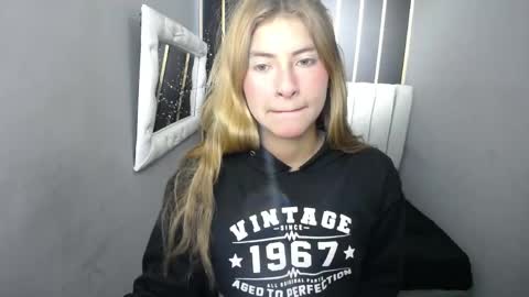 Snapshot of nancy_blonde chatting on June 2026 12:18:01 PM nancy blonde online show from June 2026 12:18:01 PM