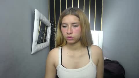 Snapshot of nancy_blonde chatting on June 2026 02:43:02 PM nancy blonde online show from June 2026 02:43:02 PM