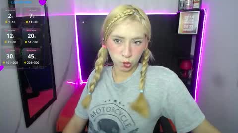 Snapshot of nancy_blonde chatting on June 2026 03:29:01 PM nancy blonde online show from June 2026 03:29:01 PM