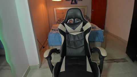 Snapshot of naomi_berckley chatting on December 2024 10:50:01 AM naomi_berckley online show from December 2024 10:50:01 AM