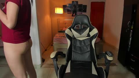 Snapshot of naomi_berckley chatting on March 2025 05:13:01 AM naomi_berckley online show from March 2025 05:13:01 AM