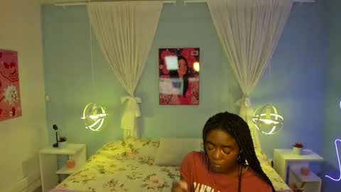 Naomi online show from March 2026 07:40:01 PM