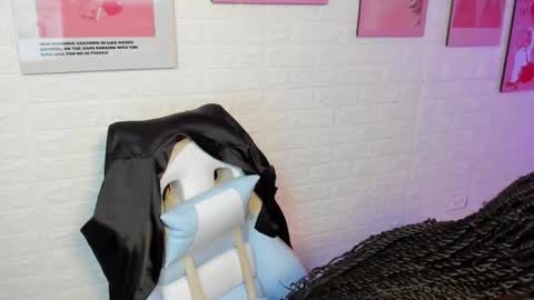 Naomi online show from March 2026 07:50:01 PM