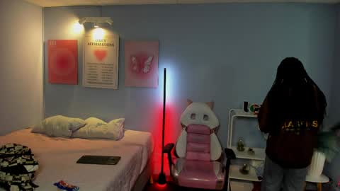 Naomi online show from April 2026 12:47:01 PM