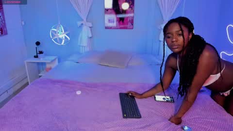 Naomi online show from April 2026 07:58:01 PM