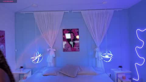 Naomi online show from April 2026 07:36:01 PM