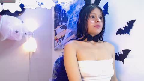 Snapshot of naomi_delux_hm chatting on October 2025 01:26:01 AM NAOMI online show from October 2025 01:26:01 AM