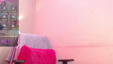 Snapshot of naomi_delux_hm chatting on November 2025 01:14:02 AM NAOMI online show from November 2025 01:14:02 AM