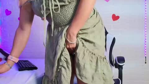 Snapshot of naomi_diamond_ chatting on November 2025 12:34:01 PM Naomi online show from November 2025 12:34:01 PM