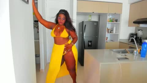 Snapshot of naomi_kiing chatting on September 2025 04:43:02 PM Nathalia King online show from September 2025 04:43:02 PM