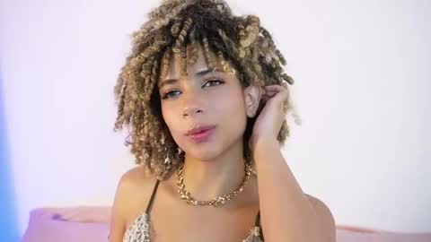 naomidawson online show from May 2026 11:57:01 PM