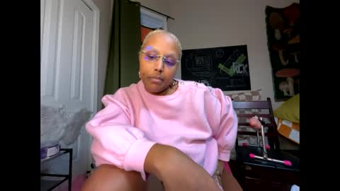 Naomigiirl6 online show from December 2024 04:36:01 PM