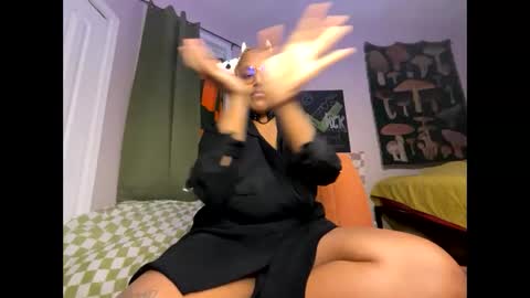 Naomigiirl6 online show from January 2025 06:01:02 PM