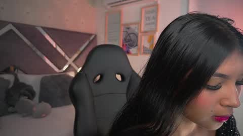 Snapshot of naomigray__ chatting on June 2026 07:09:02 PM Naomi-Gray online show from June 2026 07:09:02 PM
