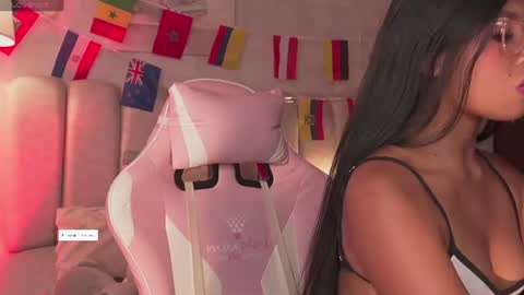 Naomi-Gray  online show from June 2026 07:04:01 PM