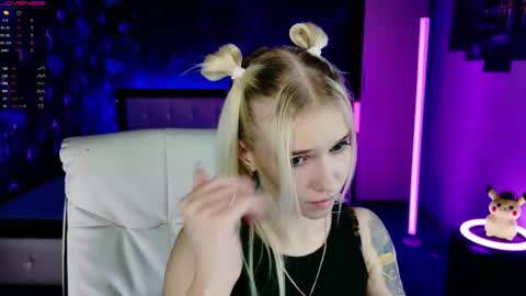 naomihita online show from November 2025 02:39:01 PM