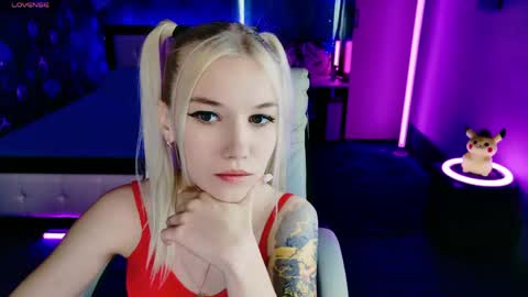 Snapshot of naomihita chatting on June 2026 10:06:02 AM naomihita online show from June 2026 10:06:02 AM