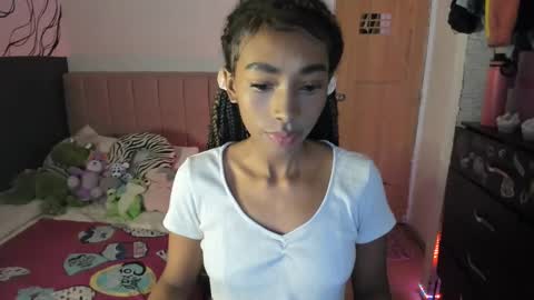 Naomii online show from February 2025 11:52:02 PM