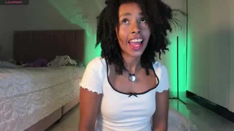 Naomii online show from October 2025 12:39:02 AM