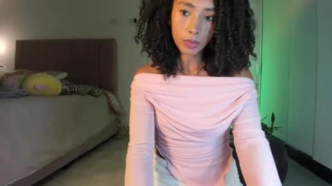 Naomii online show from November 2025 01:16:01 AM