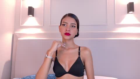 Naomi Klarc online show from December 2024 12:59:02 PM