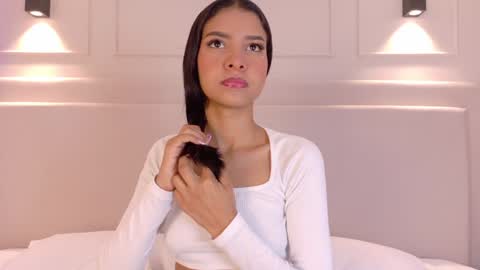 Naomi Klarc online show from January 2025 01:21:01 PM