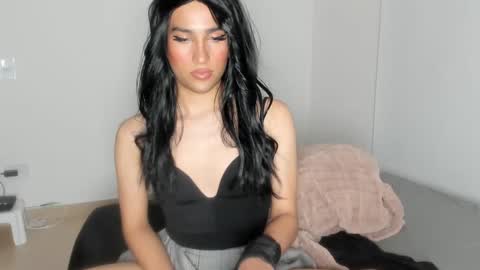 Snapshot of naomimoore chatting on January 2025 05:19:01 AM Naomi Moore online show from January 2025 05:19:01 AM