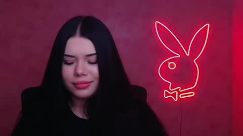 Naomi online show from December 2025 06:49:02 PM