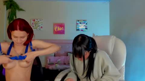 Snapshot of naomy777_ chatting on February 2025 03:39:02 PM naomy online show from February 2025 03:39:02 PM